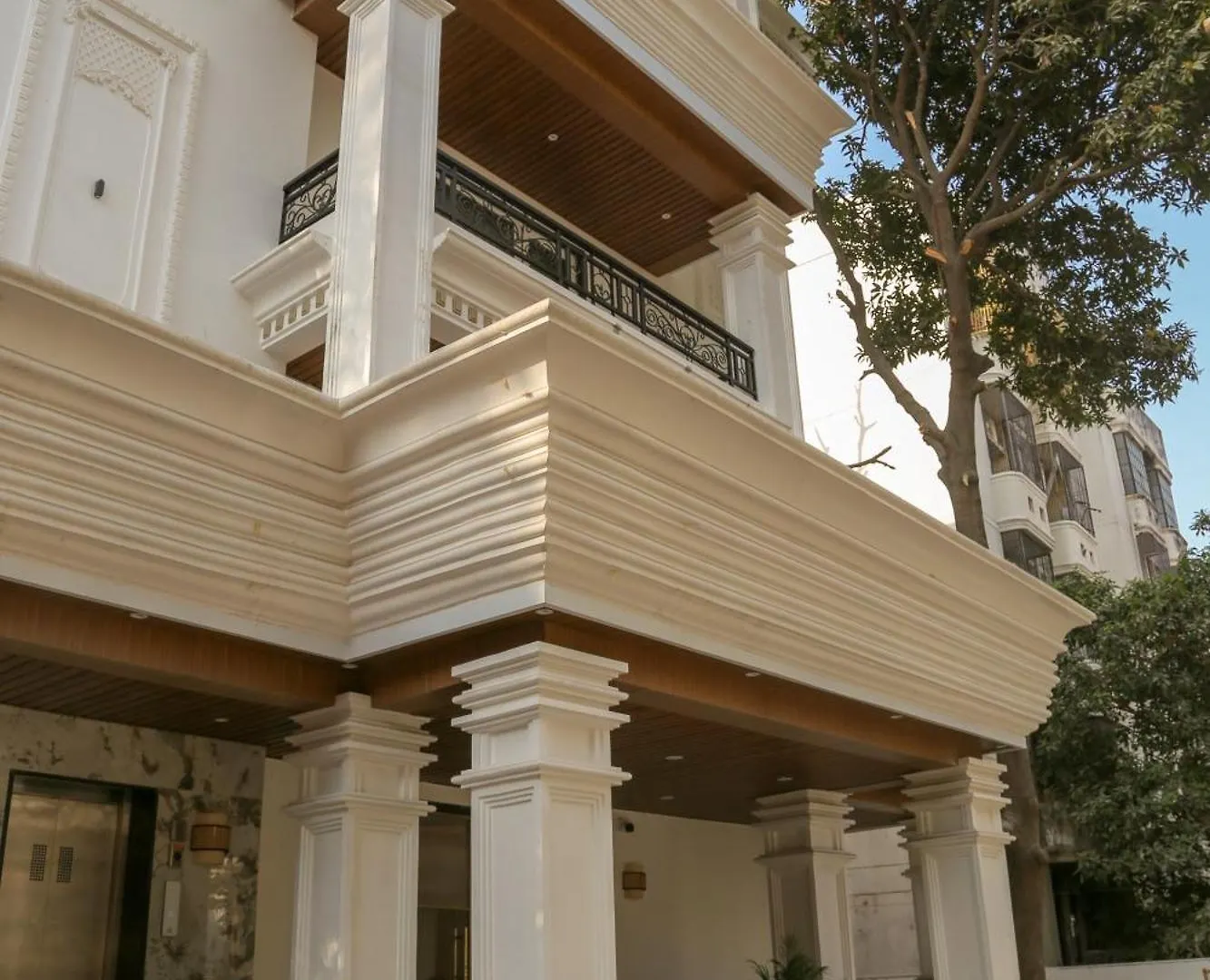 Four Leaf Hotel Arjuna Manor, Varanasi